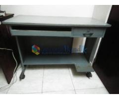 Steel computer Table with Wheels