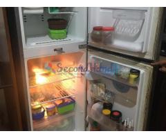 LG 242 Refrigerator to sell