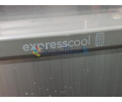 LG 242 Refrigerator to sell
