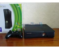 Xbox 360 Slim (only 2 week used)