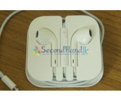 samsung and apple 5s original handfrees and many more accesories