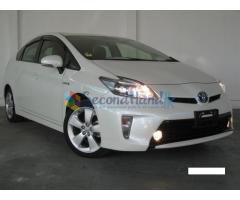 Toyota Prius S Touring - 2012