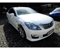 2010 Toyota Crown Hybrid