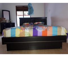 Damro Bedroom Set