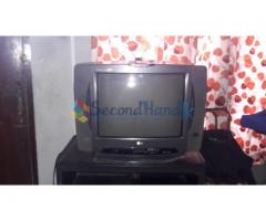 Used LG 21 INCH tv(not flat)